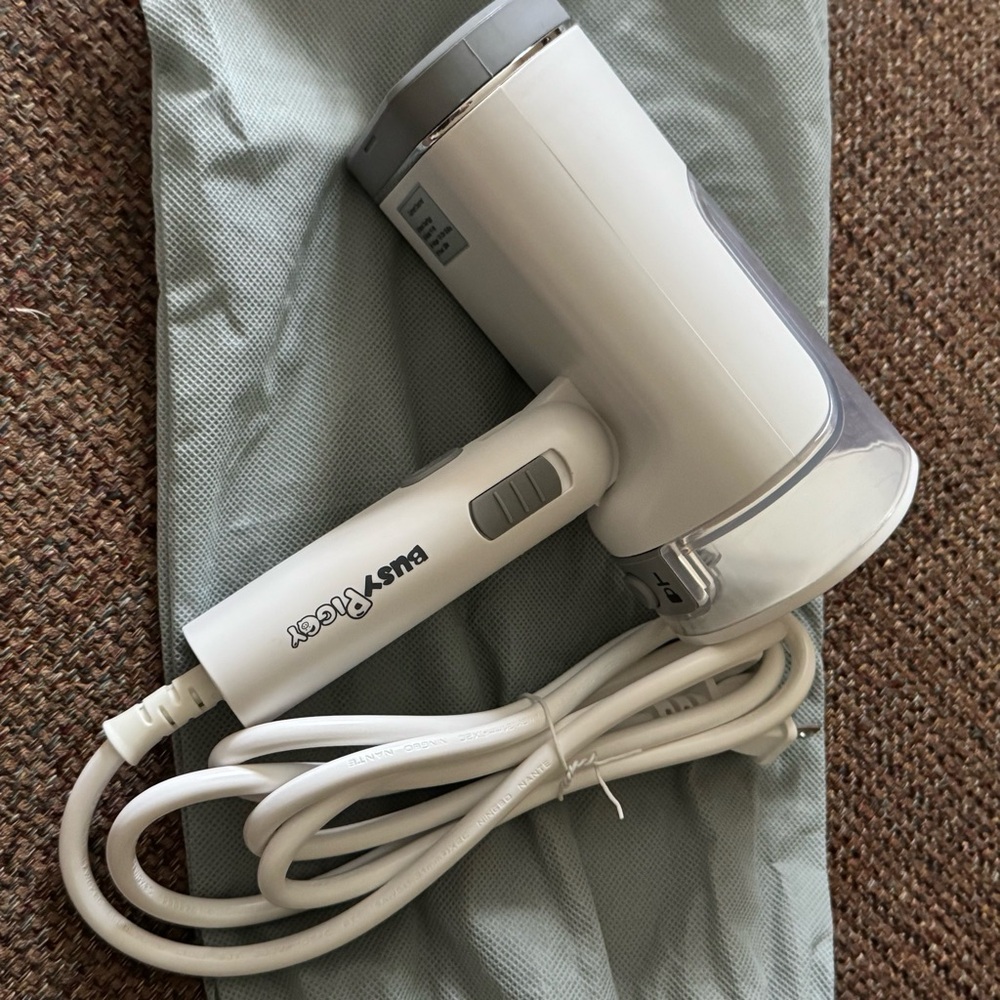 Busy Piggy Travel Steamer